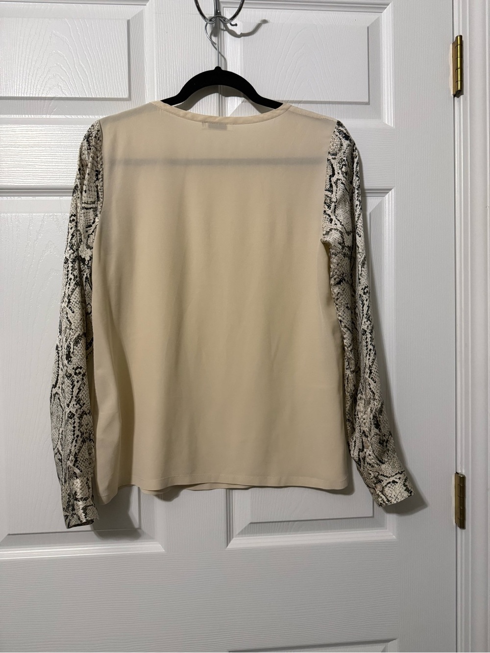 Equipment 100% Silk Blouse with Snake-Print Sleeves- S - Picture 6 of 7